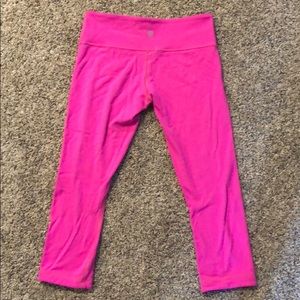 Lululemon reversible Capri leggings.